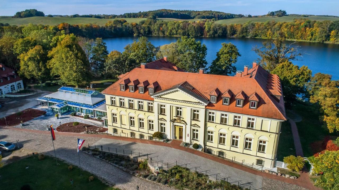 Hotel Seeschloss Schorssow Exterior foto